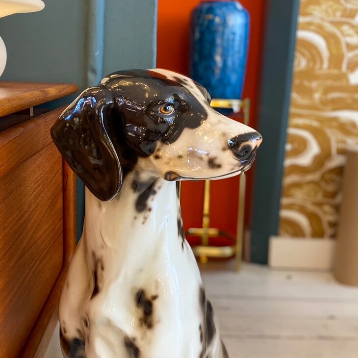 Vintage hondenbeeld porselein jachthond zittend | Sprinkelhop