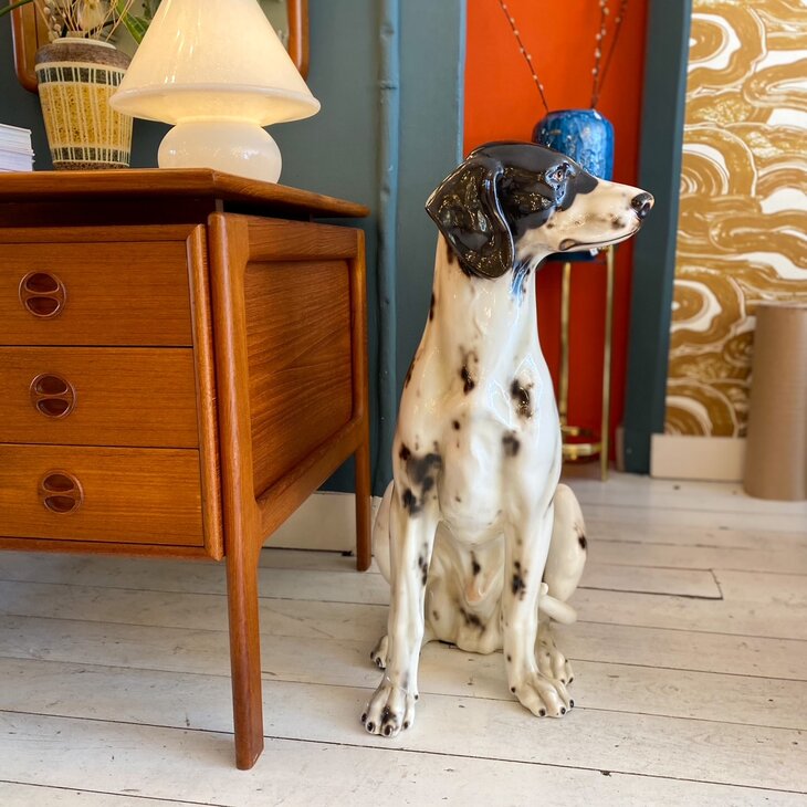 Vintage hondenbeeld porselein jachthond zittend | Sprinkelhop