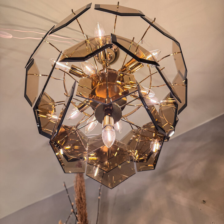 Vintage hexagon rookglazen platen kroonluchter messing 3-laags | Sprinkelhop