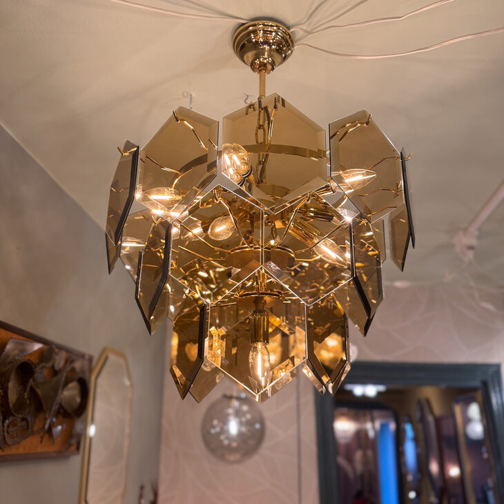 Vintage hexagon rookglazen platen kroonluchter messing 3-laags | Sprinkelhop