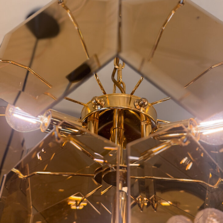 Vintage hexagon rookglazen platen kroonluchter messing 2-laags | Sprinkelhop