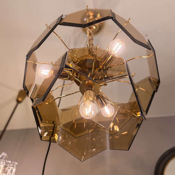 Vintage hexagon rookglazen platen kroonluchter messing 2-laags | Sprinkelhop