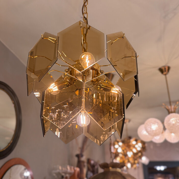 Vintage hexagon rookglazen platen kroonluchter messing 2-laags | Sprinkelhop