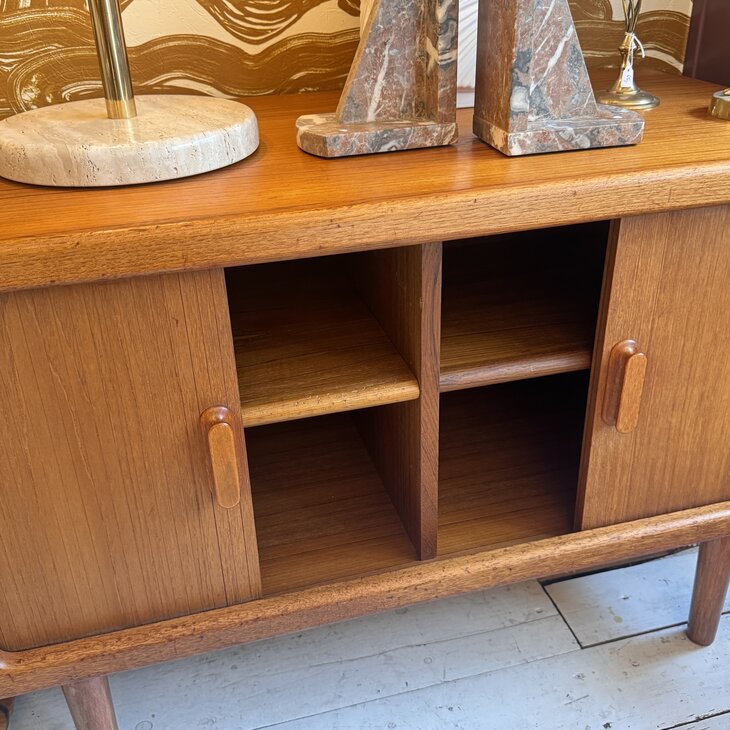 Vintage Deens dressoir CFC Silkeborg tambour deuren sideboard | Sprinkelhop