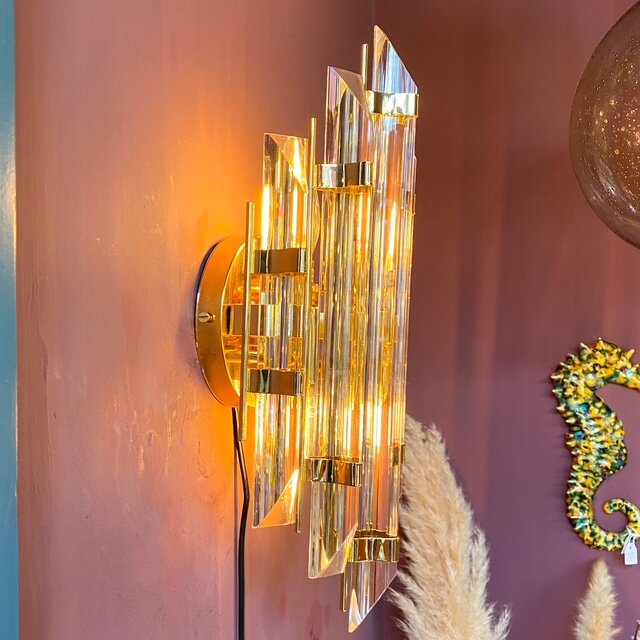 Vintage Italiaanse wandlamp messing met geslepen kristalglazen staven | Sprinkelhop