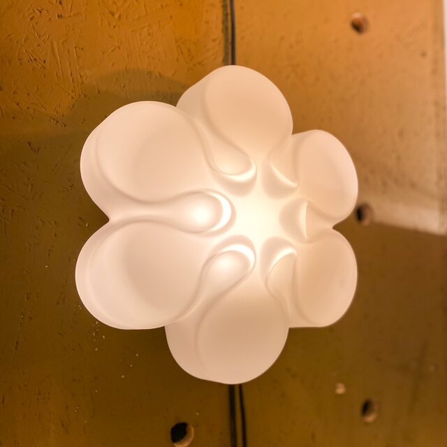 Vintage BEGA Leuchten wandlamp bloemvorm melkglas | Sprinkelhop