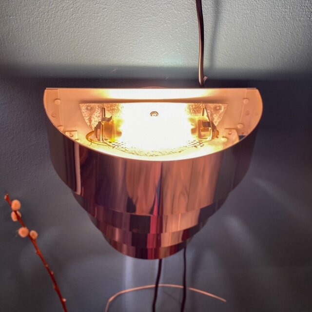 Vintage Estiluz lamel wandlamp 1980s goudkleurig