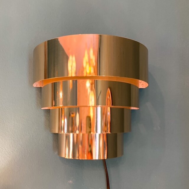 Vintage Estiluz lamel wandlamp 1980s goudkleurig