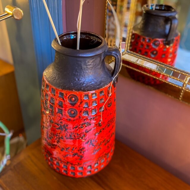 Vintage Bay Keramik West Germany vaas rood zwart 31-51| Sprinkelhop