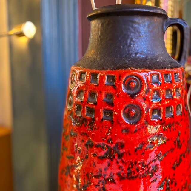 Vintage Bay Keramik West Germany vaas rood zwart 31-51| Sprinkelhop