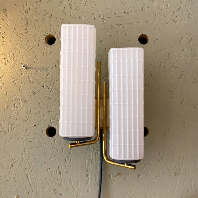 Vintage wandlampje messing melkglas 1950s | Sprinkelhop