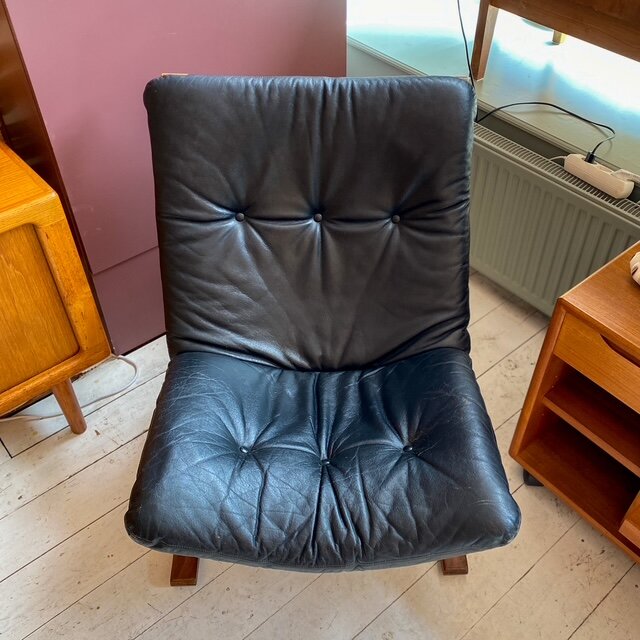 Vintage Kengu lounge chair voor Rybo Rykken zwart leer 1970s | Sprinkelhop