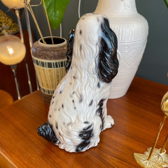 Vintage keramieken hondenbeeld Spaniel zwart wit | Sprinkelhop