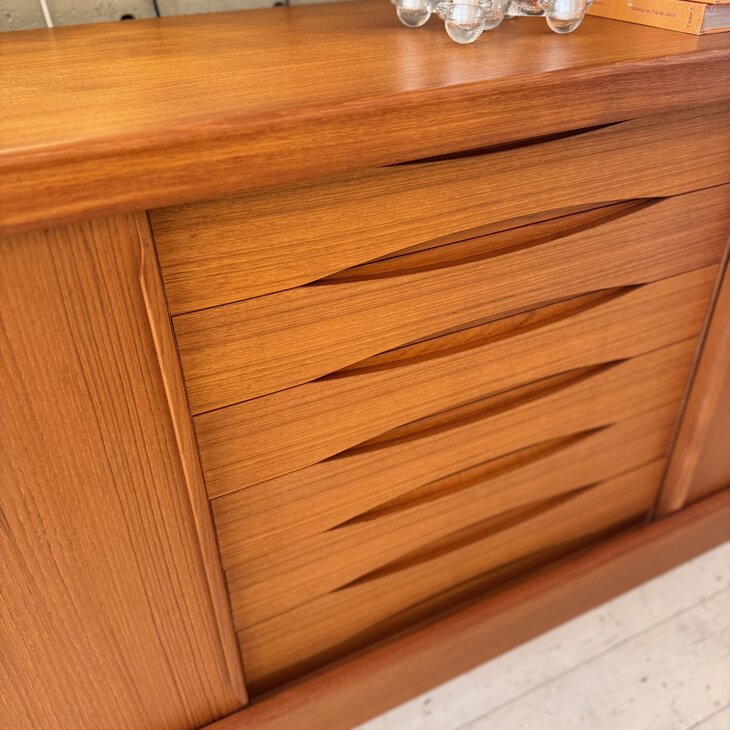 Vintage Deens dressoir sideboard schuifdeuren | Sprinkelhop