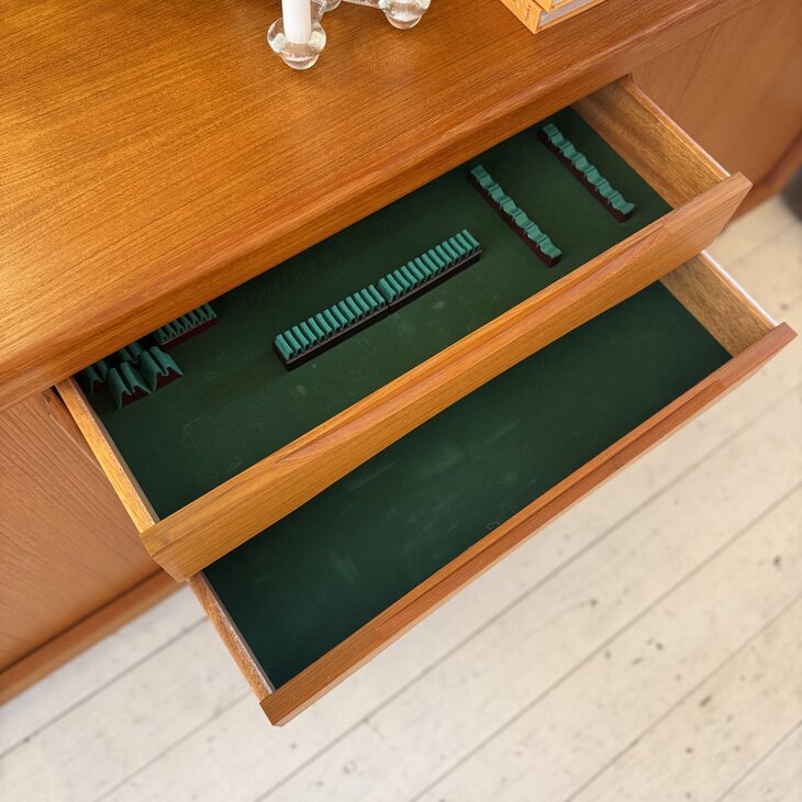 Vintage Deens dressoir sideboard schuifdeuren | Sprinkelhop