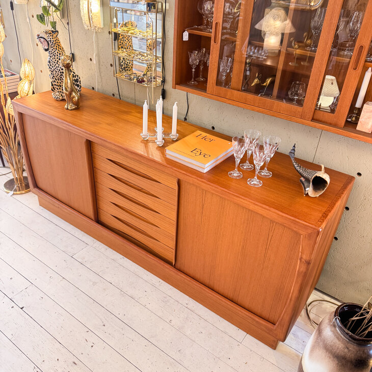 Vintage Deens dressoir sideboard schuifdeuren | Sprinkelhop