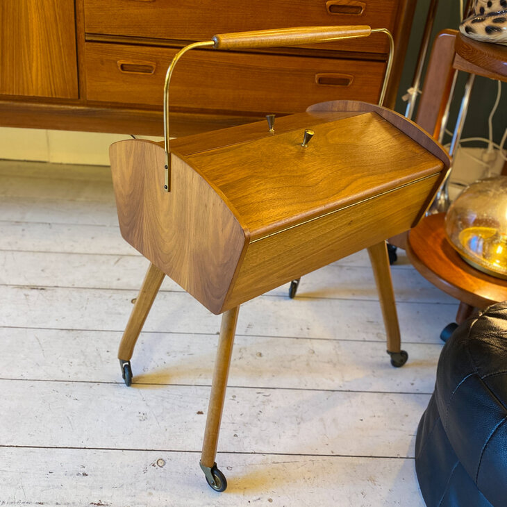 Vintage naaitafeltje jaren 50 | Sprinkelhop