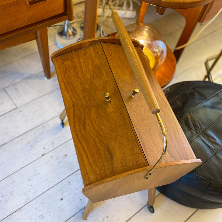 Vintage naaitafeltje jaren 50 | Sprinkelhop