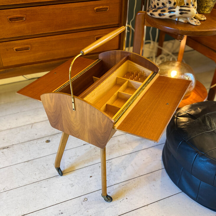 Vintage naaitafeltje jaren 50 | Sprinkelhop