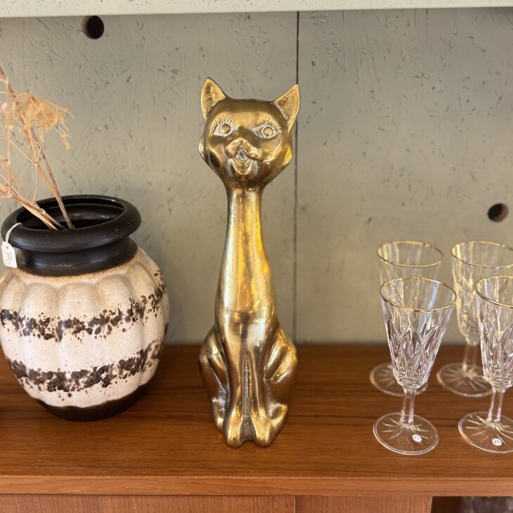 Vintage messing zittende kat beeld