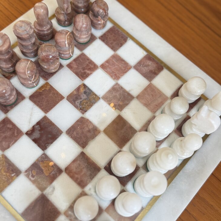 Vintage marmeren schaakspel rood met wit | Sprinkelhop