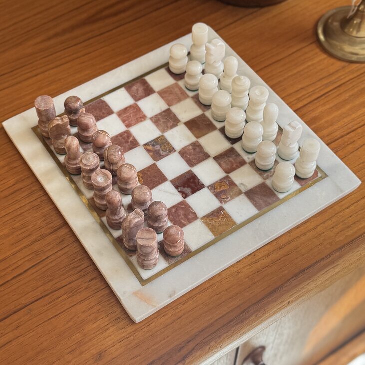 Vintage marmeren schaakspel rood met wit | Sprinkelhop