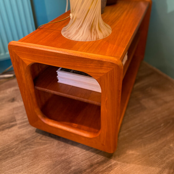 Vintage Toften Denmark open kastje teak op wieltjes