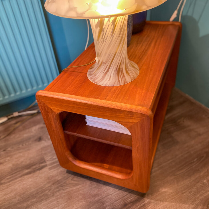 Vintage Toften Denmark open kastje teak op wieltjes