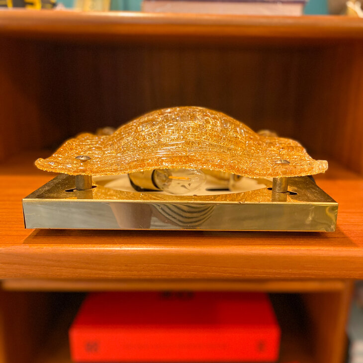 Unieke vintage vierkante plafondlamp messing met geel glas | Sprinkelhop