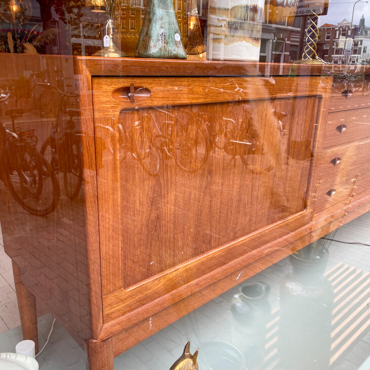 Vintage Deens dressoir teak HW Klein voor Bramin | Sprinkelhop