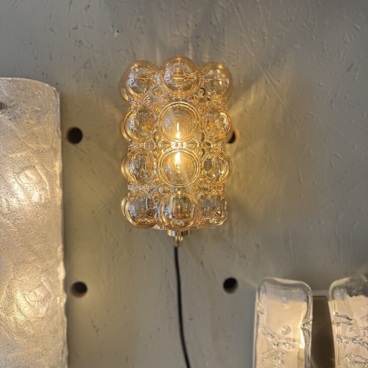 Helena Tynell voor Glashutte Limburg amber bubble glazen wandlamp