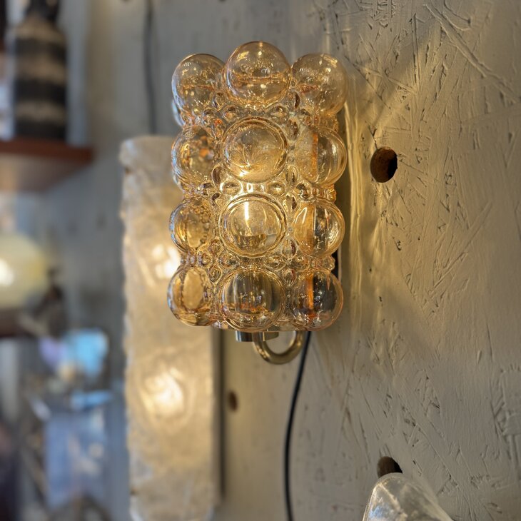 Helena Tynell voor Glashutte Limburg amber bubble glazen wandlamp
