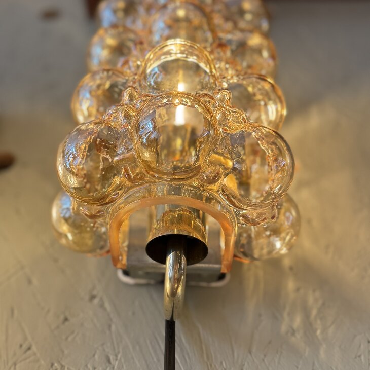 Helena Tynell voor Glashutte Limburg amber bubble glazen wandlamp