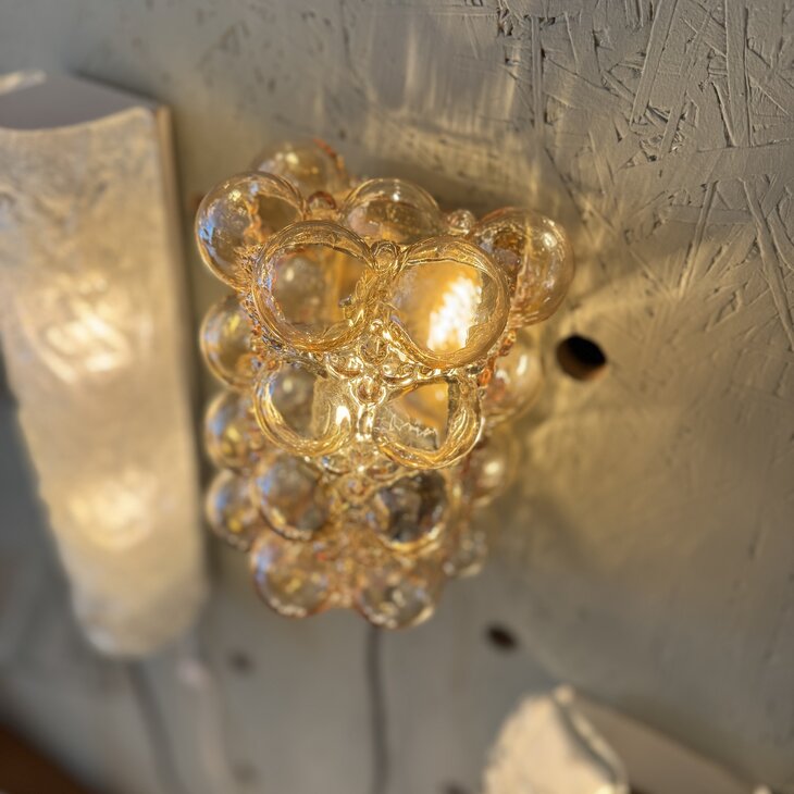 Helena Tynell voor Glashutte Limburg amber bubble glazen wandlamp