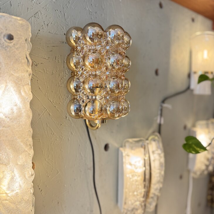 Helena Tynell voor Glashutte Limburg amber bubble glazen wandlamp