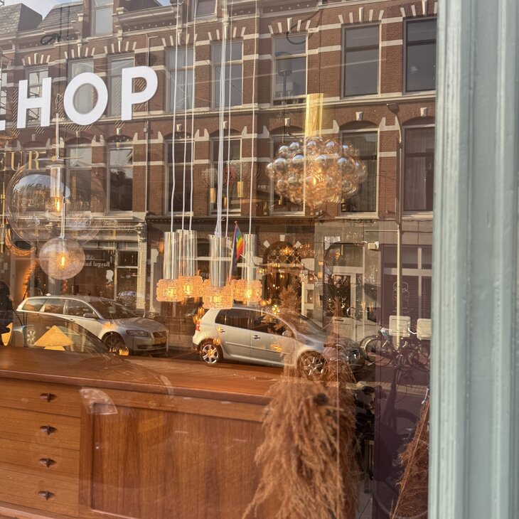 Helena Tynell grote glazen bubble hanglamp amber | Sprinkelhop