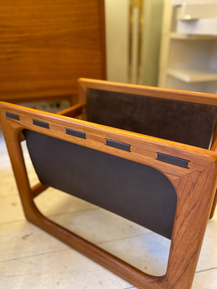 Aksel Kjersgaard Deens design teakhouten tijdschriftenhouder lectuurbak | Sprinkelhop 