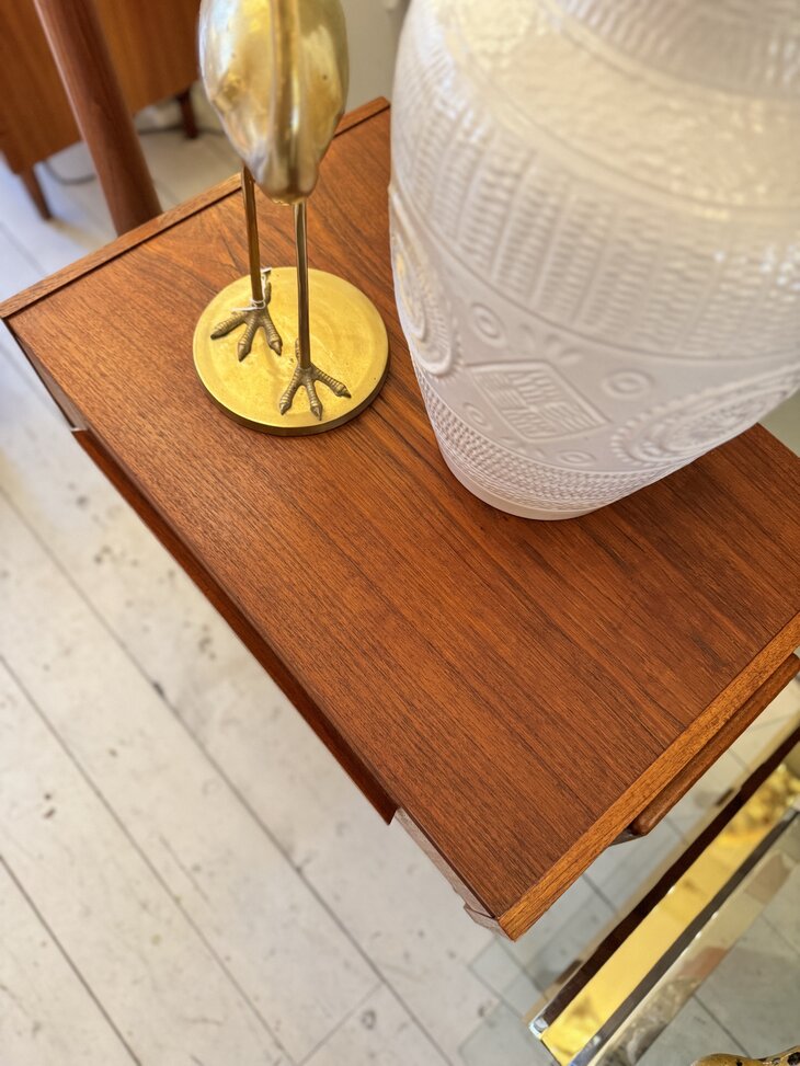 Vintage mid-century Deens nachtkastje naaitafeltje teak 1960s | Sprinkelhop