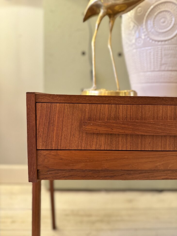 Vintage mid-century Deens nachtkastje naaitafeltje teak 1960s | Sprinkelhop