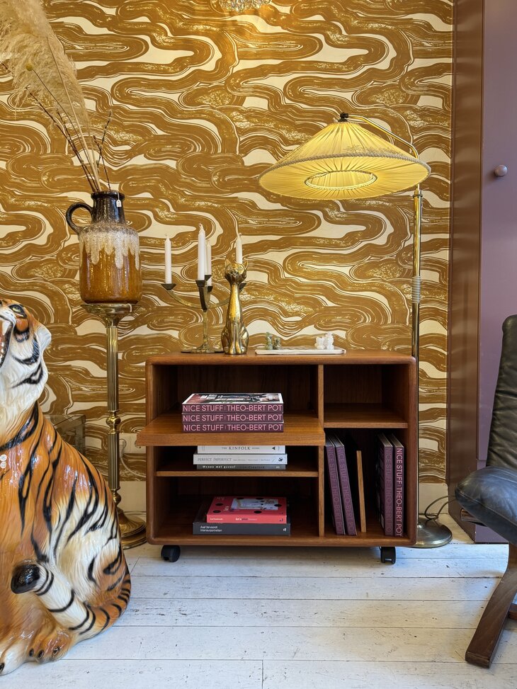 Deens Dyrlund vintage mediakast roltafel voor lp's en platenspeler | Sprinkelhop