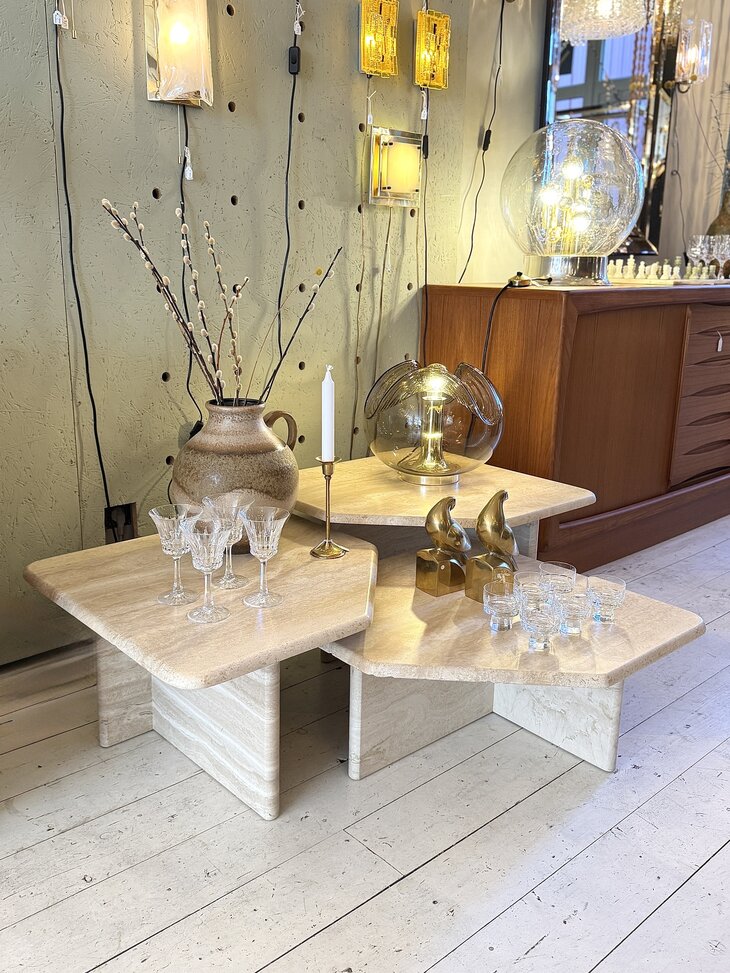Set vintage vierkante travertin marmeren salontafels | Sprinkelhop