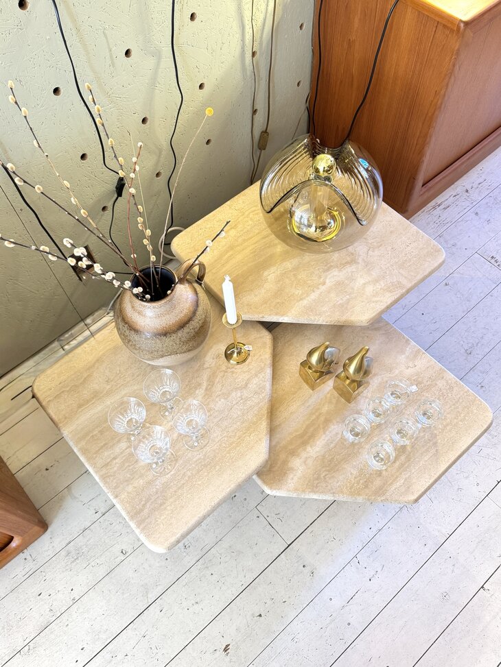 Set vintage vierkante travertin marmeren salontafels | Sprinkelhop