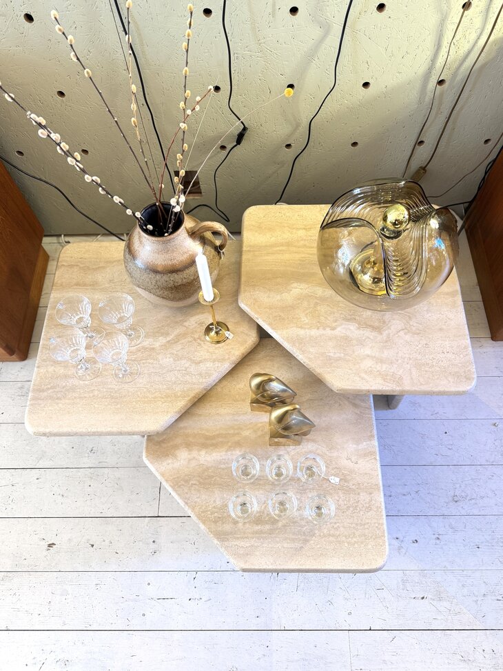 Set vintage vierkante travertin marmeren salontafels | Sprinkelhop