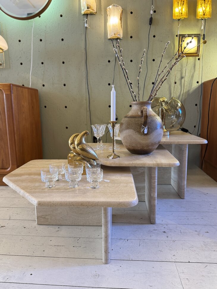 Set vintage vierkante travertin marmeren salontafels | Sprinkelhop
