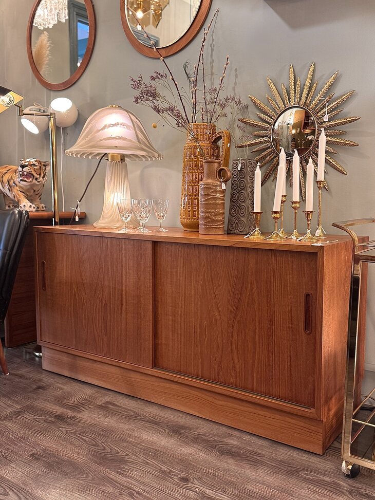 Vintage Deens Hundevad dressoir teak schuifdeuren