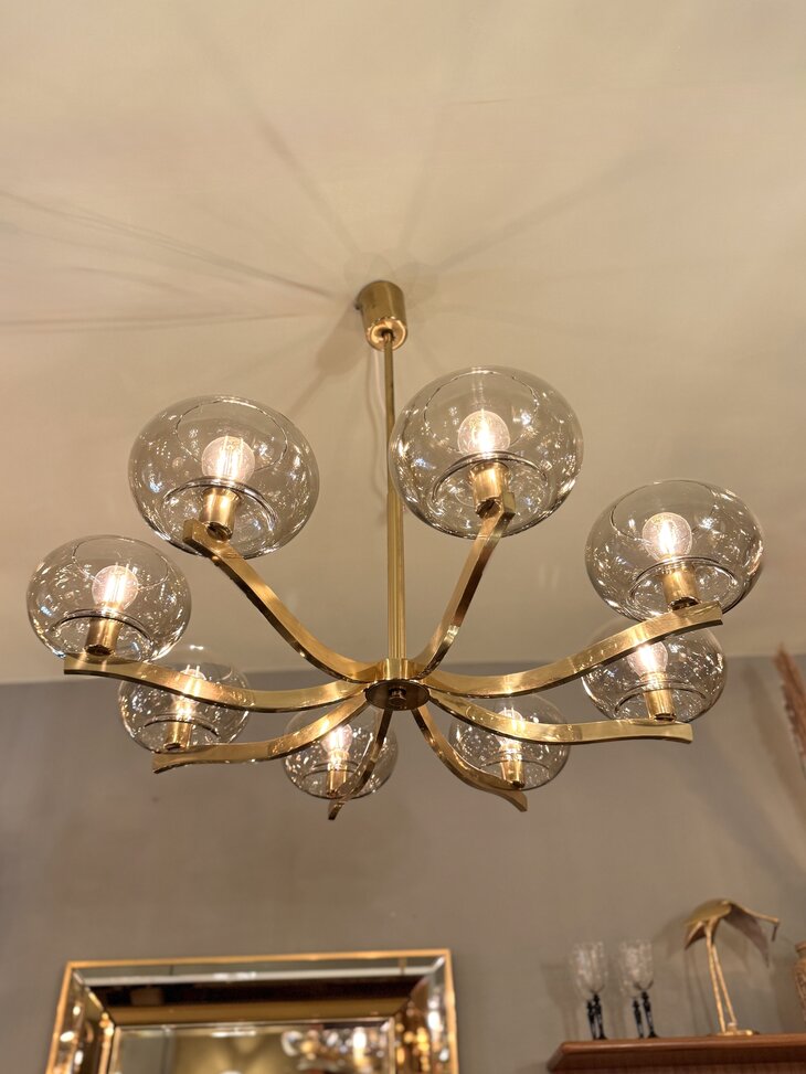 Jaren '70 messing kroonluchter met rookglazen bollen | Sprinkelhop