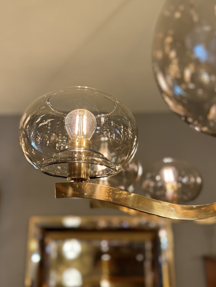 Jaren '70 messing kroonluchter met rookglazen bollen | Sprinkelhop