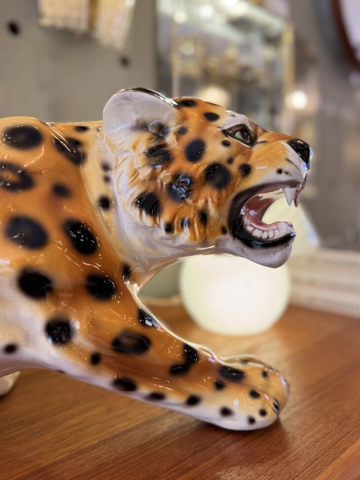 Jaren '80 Italiaanse porseleinen luipaard panter cheetah beeld | Sprinkelhop