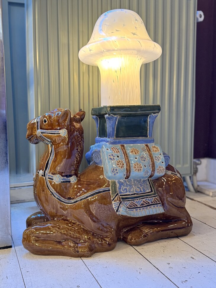 Vintage keramieken bijzettafel plantentafel kameel bruin | Sprinkelhop