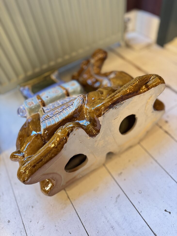 Vintage keramieken bijzettafel plantentafel kameel bruin | Sprinkelhop